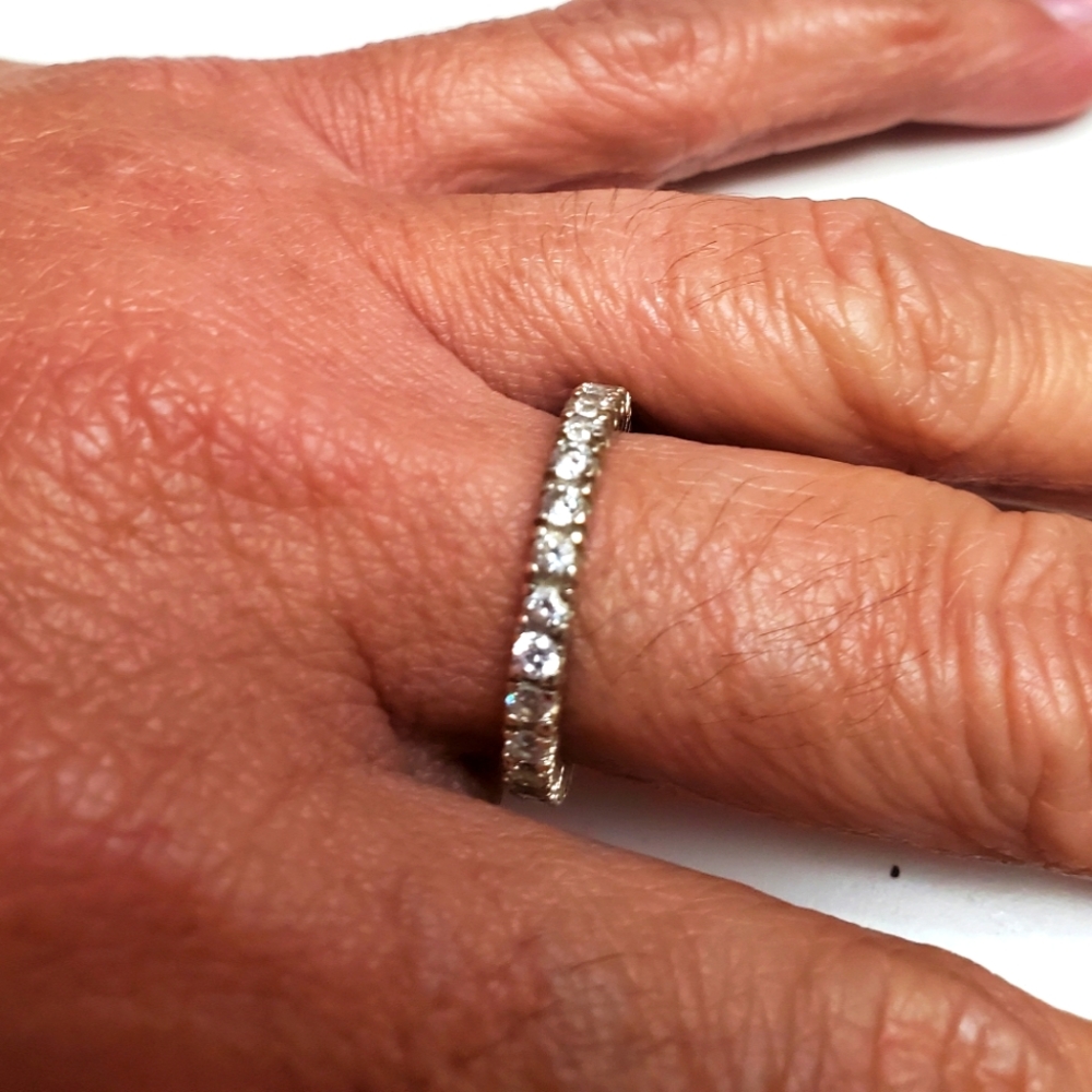 14kt white beautiful ring.